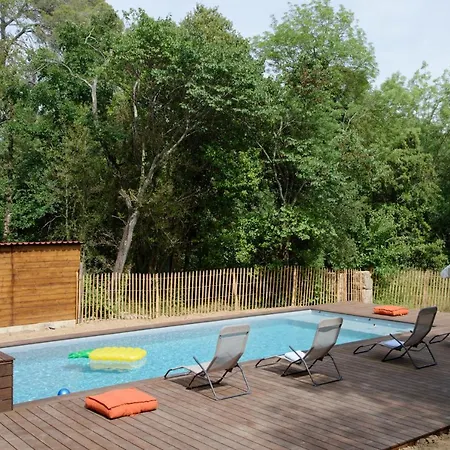Petit Familial Au Domaine De Valmont Guest house