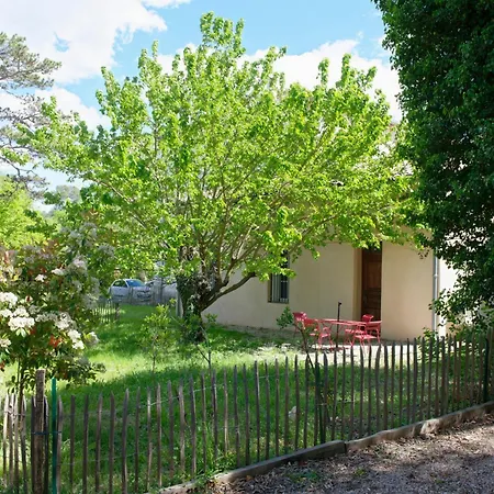 Guest house Petit Familial Au Domaine De Valmont